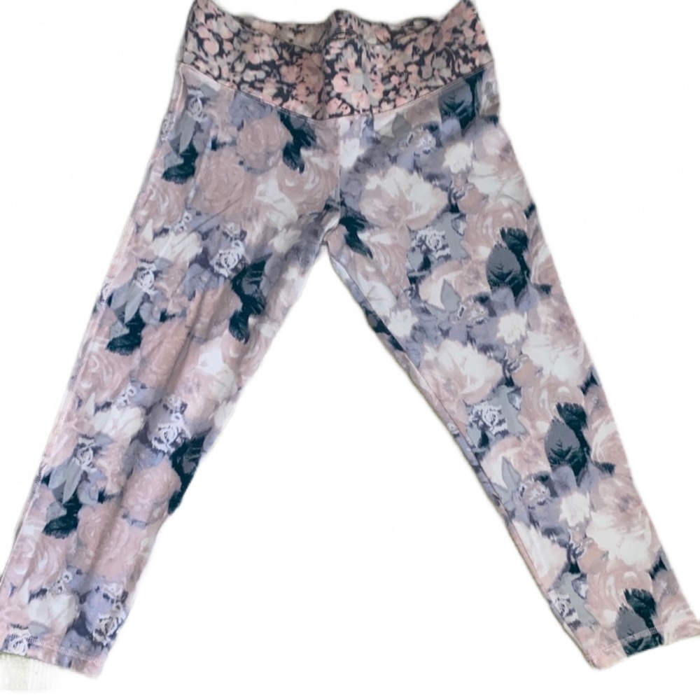 Victoria's Secret Cropped Capris